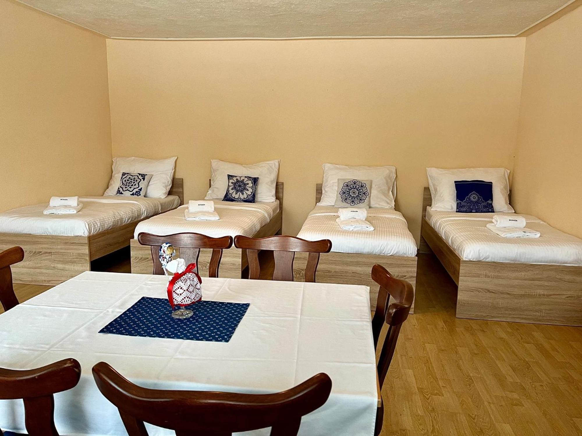 Penzion Posada Hotel Podivin Екстериор снимка